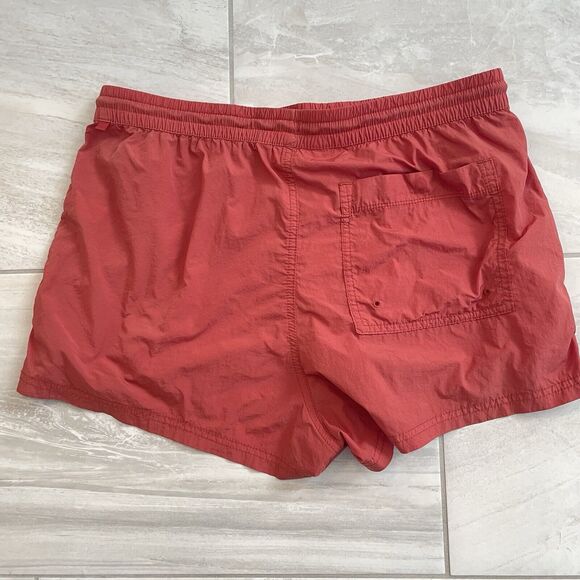 Athleta Etruscan Red Shorts Size 6 Lightweight Recycled Nylon Expedition 2.5” - Picture 5 of 6